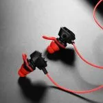 دارای میکروفون پرتابل با خاصیت نویز کنسلینگ